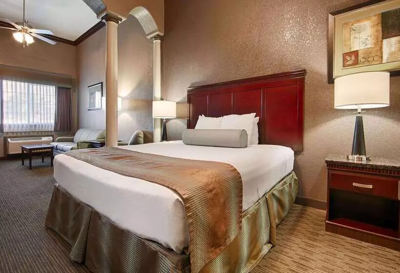 Отель Best Western Plus Main Street Inn