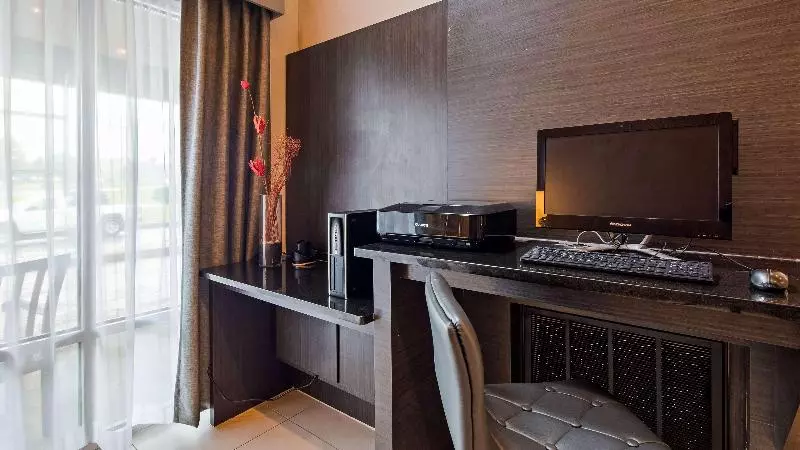 Отель Best Western Plus New Cumberland