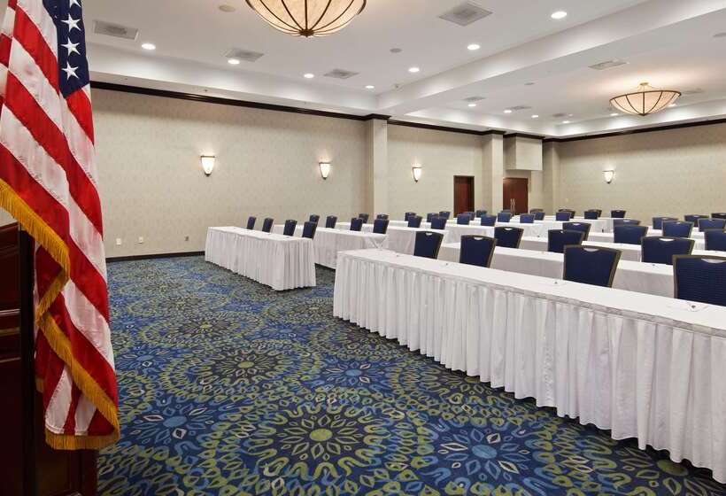 فندق Best Western Plus Waynesboro