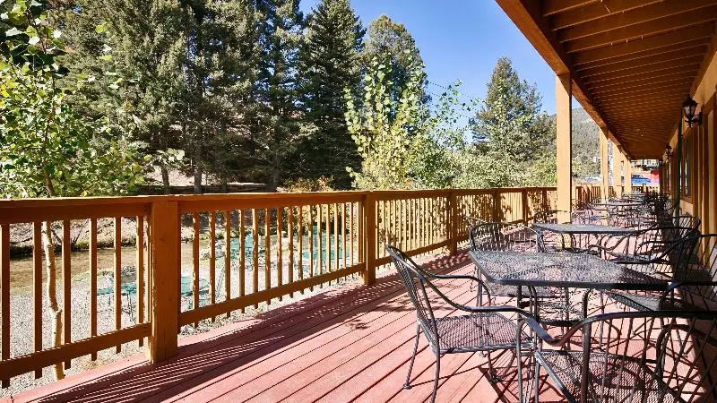 בית מלון כפרי Best Western Rivers Edge