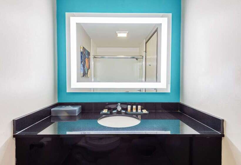 호텔 La Quinta By Wyndham Jamestown