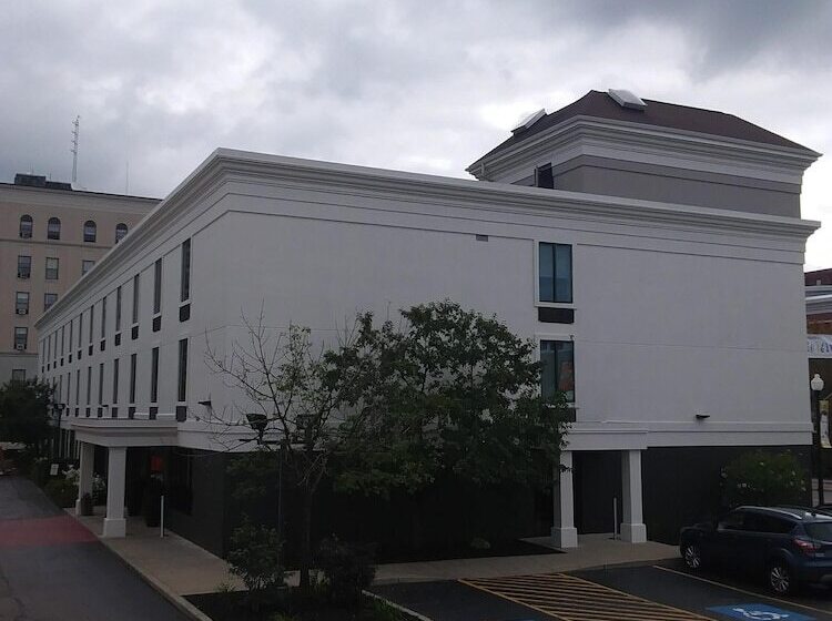 호텔 La Quinta By Wyndham Jamestown