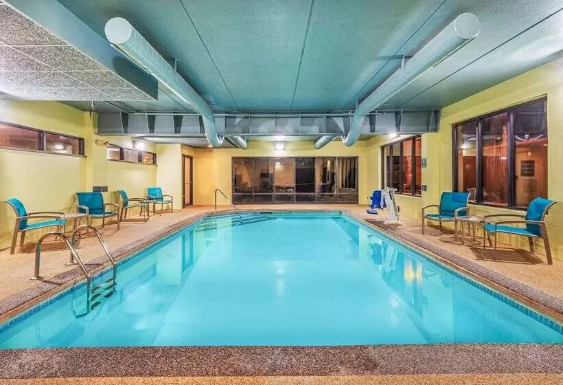 호텔 La Quinta By Wyndham Jamestown