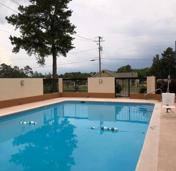 Отель Millennium Inn