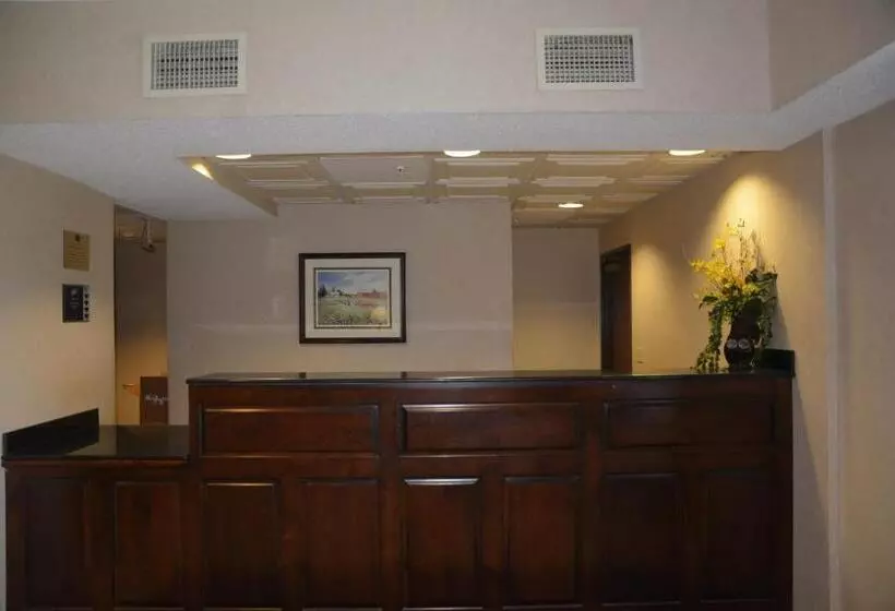 فندق Countryside Inn And Suites