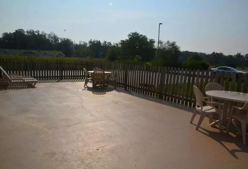 فندق Countryside Inn And Suites