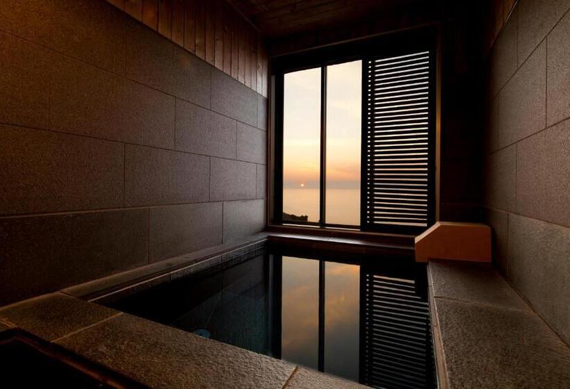 בית מלון כפרי Neuschloss Otaru