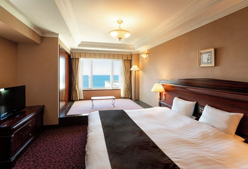 בית מלון כפרי Neuschloss Otaru