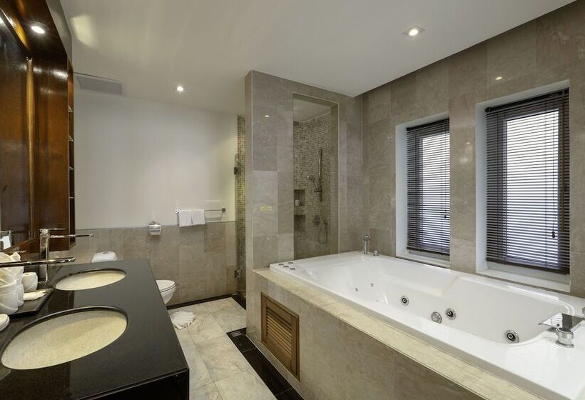 فندق Phunawa Resort Phuket Karon Beach   Sha Plus