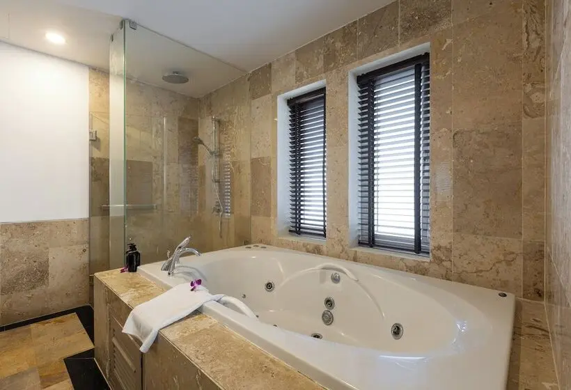 Hotel Phunawa Resort Phuket Karon Beach