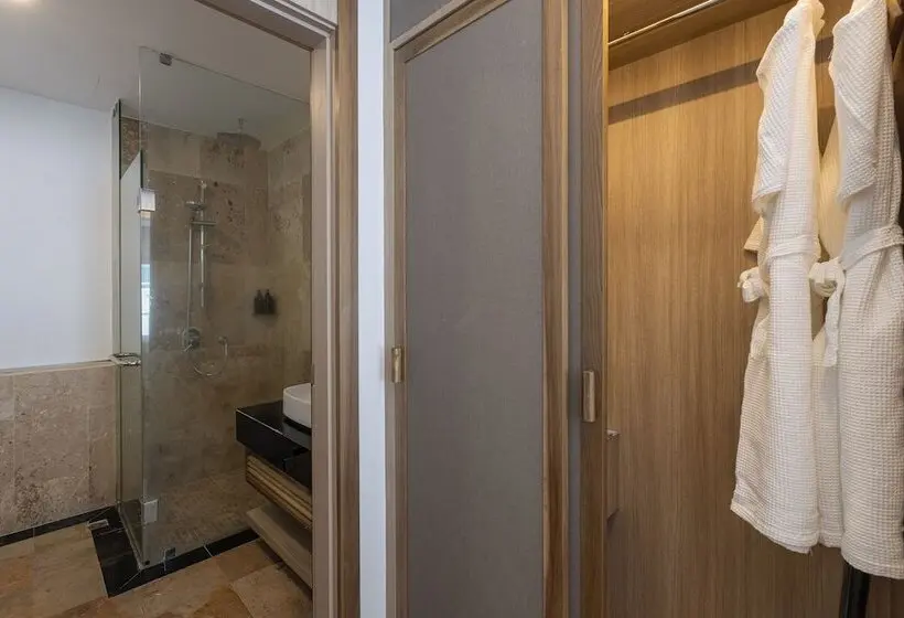 Hotel Phunawa Resort Phuket Karon Beach