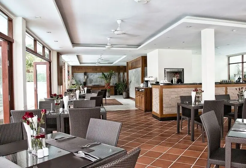 ホテル Phunawa Resort Phuket Karon Beach