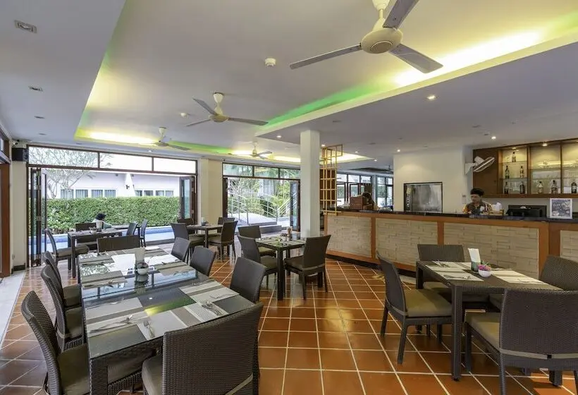 ホテル Phunawa Resort Phuket Karon Beach