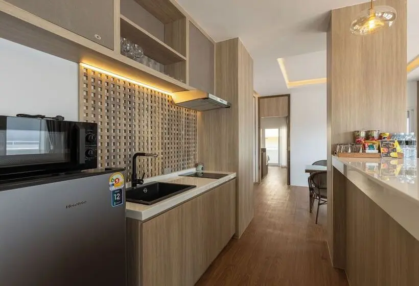 ホテル Phunawa Resort Phuket Karon Beach
