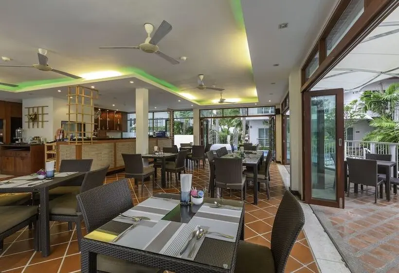 ホテル Phunawa Resort Phuket Karon Beach