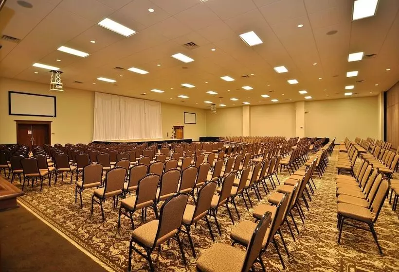 Montcler Hotel & Conference Center, Trademark By Wyndham