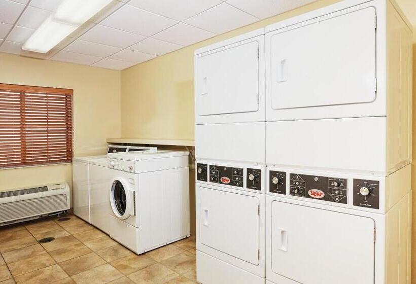 Candlewood Suites Milwaukee Airport   Oak Creek, An Ihg