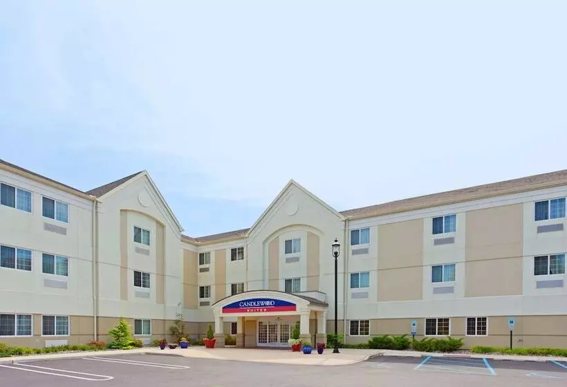 Отель Candlewood Suites Bordentown Trenton, An Ihg