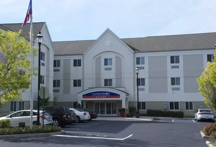 Отель Candlewood Suites Bordentown Trenton, An Ihg