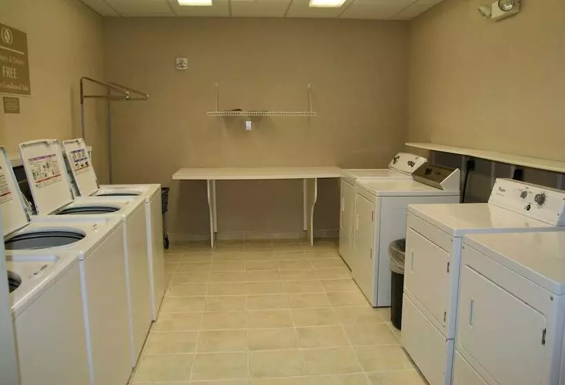 Отель Candlewood Suites Bordentown Trenton, An Ihg