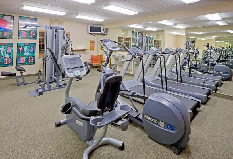 Отель Candlewood Suites Bordentown Trenton, An Ihg