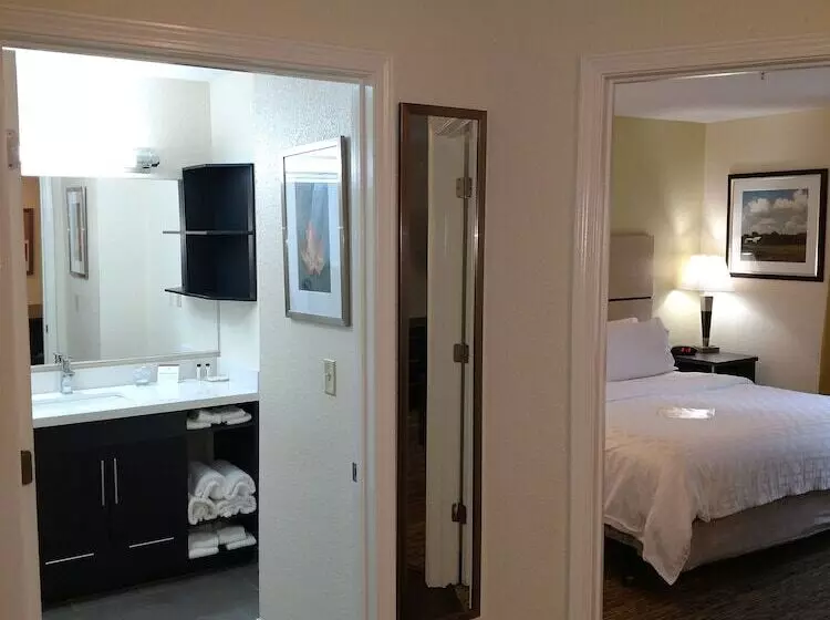 Отель Candlewood Suites Olive Branch By Ihg