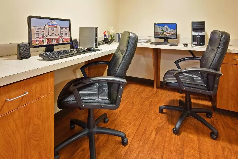 Отель Candlewood Suites Olive Branch By Ihg