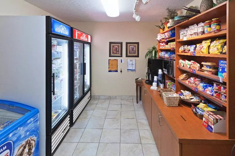 Отель Candlewood Suites Wichita Falls At Maurine Street By Ihg