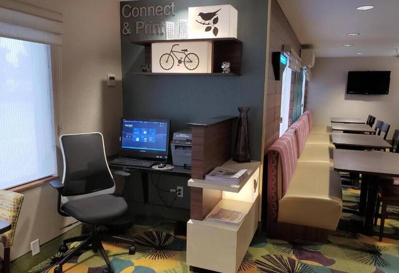 ホテル Fairfield Inn Boise Airport