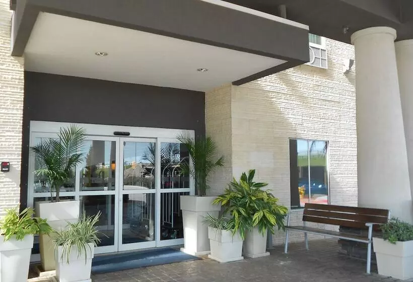 Отель Holiday Inn Express And Suites Corpus Christi North By Ihg