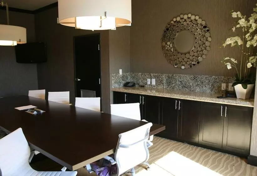 Отель Holiday Inn Express And Suites Corpus Christi North By Ihg