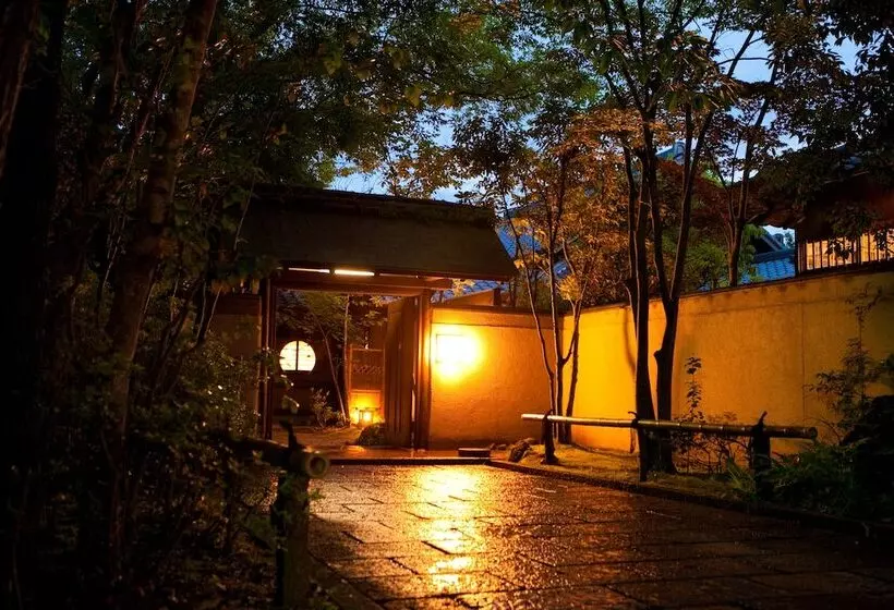 Hotel Kutsurogi No Yado Nanakawa