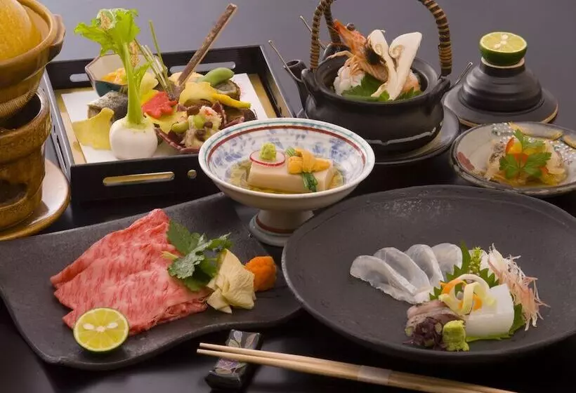 Hotel Kutsurogi No Yado Nanakawa