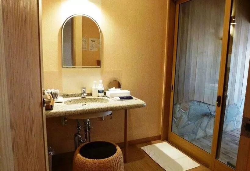 Hotel Kutsurogi No Yado Nanakawa