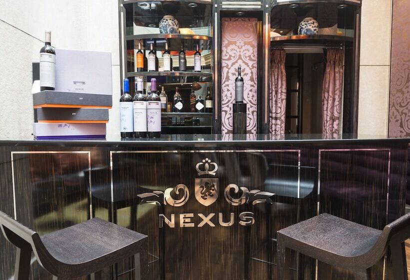 هتل Nexus Valladolid Suites &