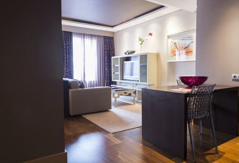 هتل Nexus Valladolid Suites &