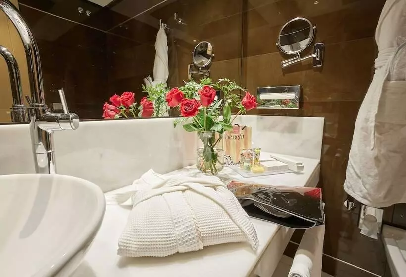 فندق Nexus Valladolid Suites &