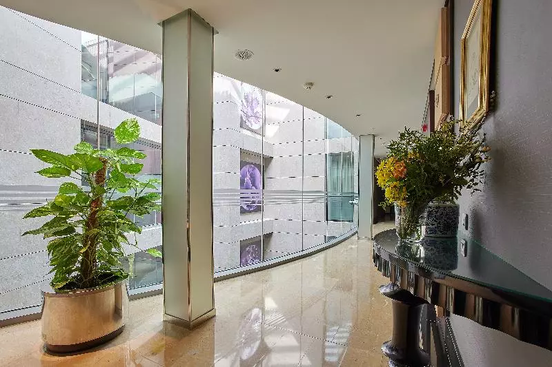 فندق Nexus Valladolid Suites &