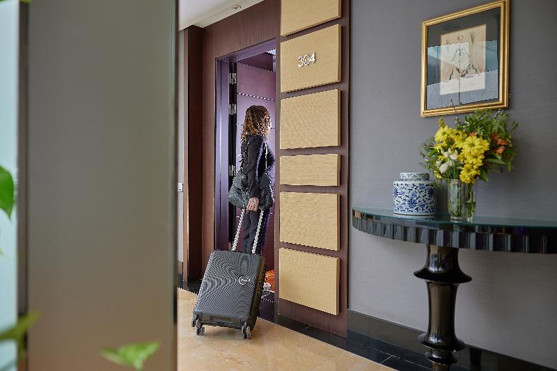 هتل Nexus Valladolid Suites &