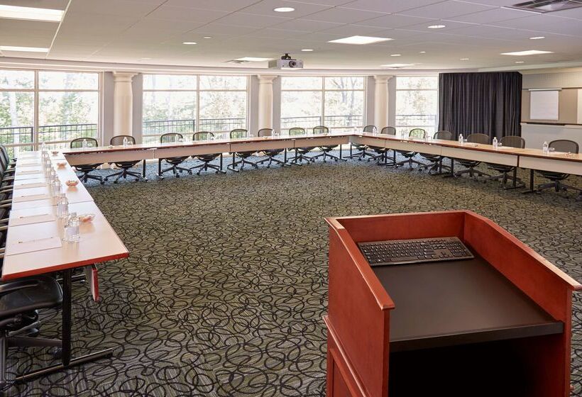 Отель Rizzo Center, A Destination By Hyatt