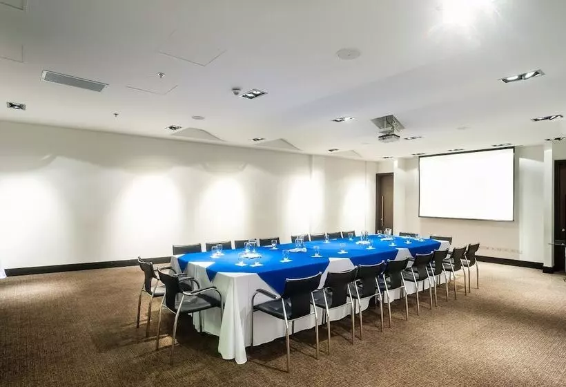 ホテル Spiwak Chipichape Cali