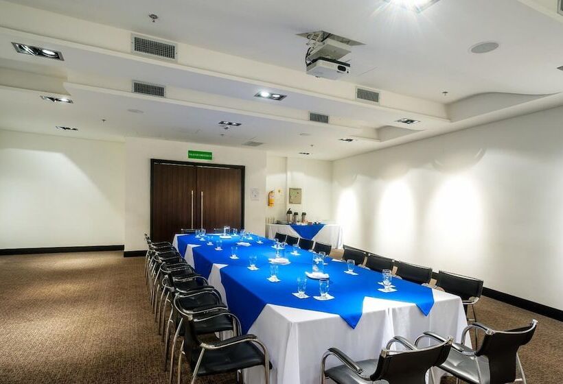 ホテル Spiwak Chipichape Cali