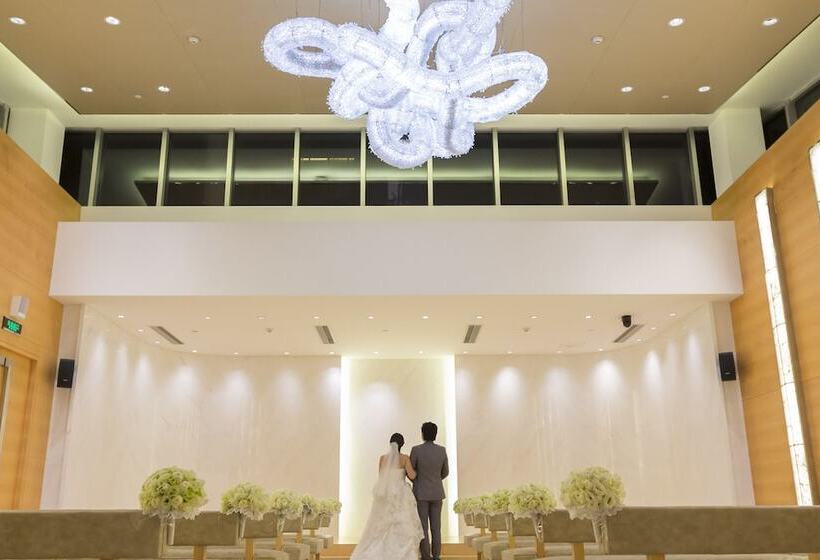 Otel Crowne Plaza Shanghai Anting Auto City