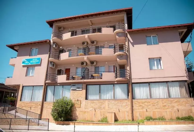 هتل Istatov