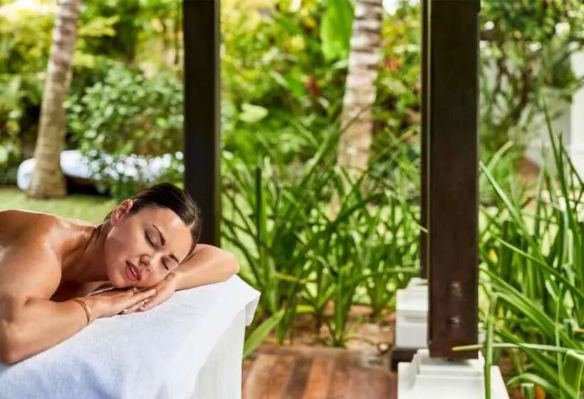 هتل Lux Le Morne Resort