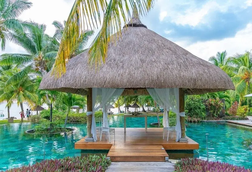 هتل Lux Le Morne Resort