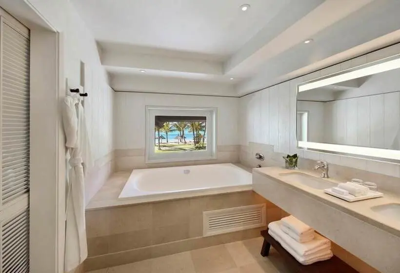 هتل Lux Le Morne Resort