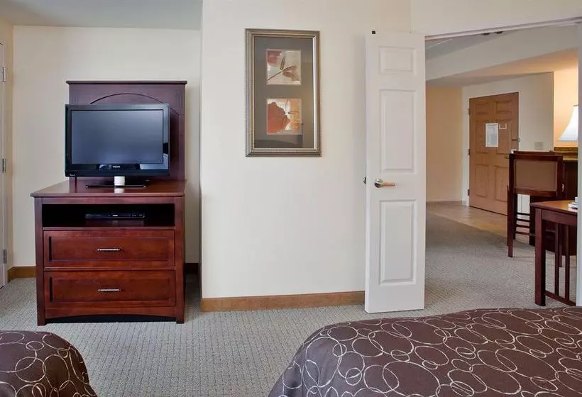 ホテル Staybridge Suites Newport News