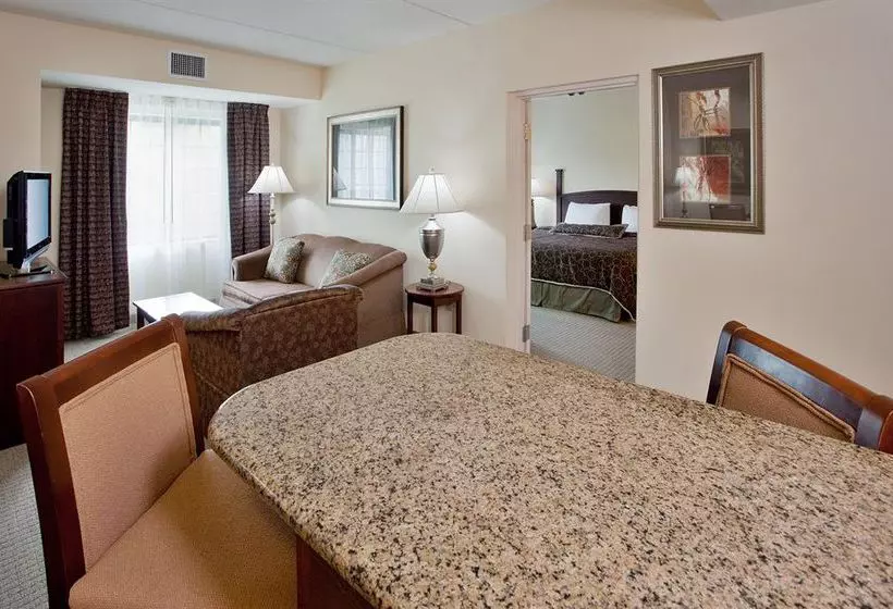 ホテル Staybridge Suites Newport News