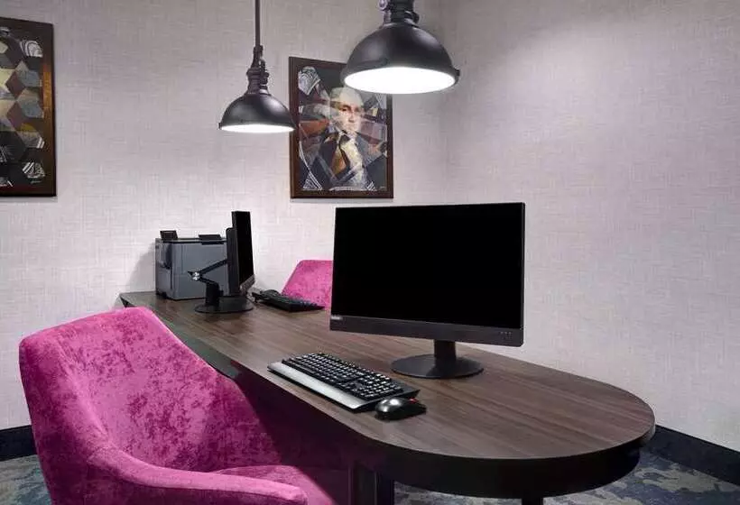 ホテル Staybridge Suites Newport News